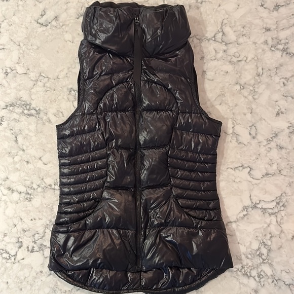 lululemon athletica Jackets & Blazers - Lululemon size 4 fitted Black Shiny Vest